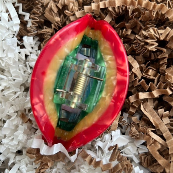 New Rainbow Small Hair Clip - Picture 5 of 6